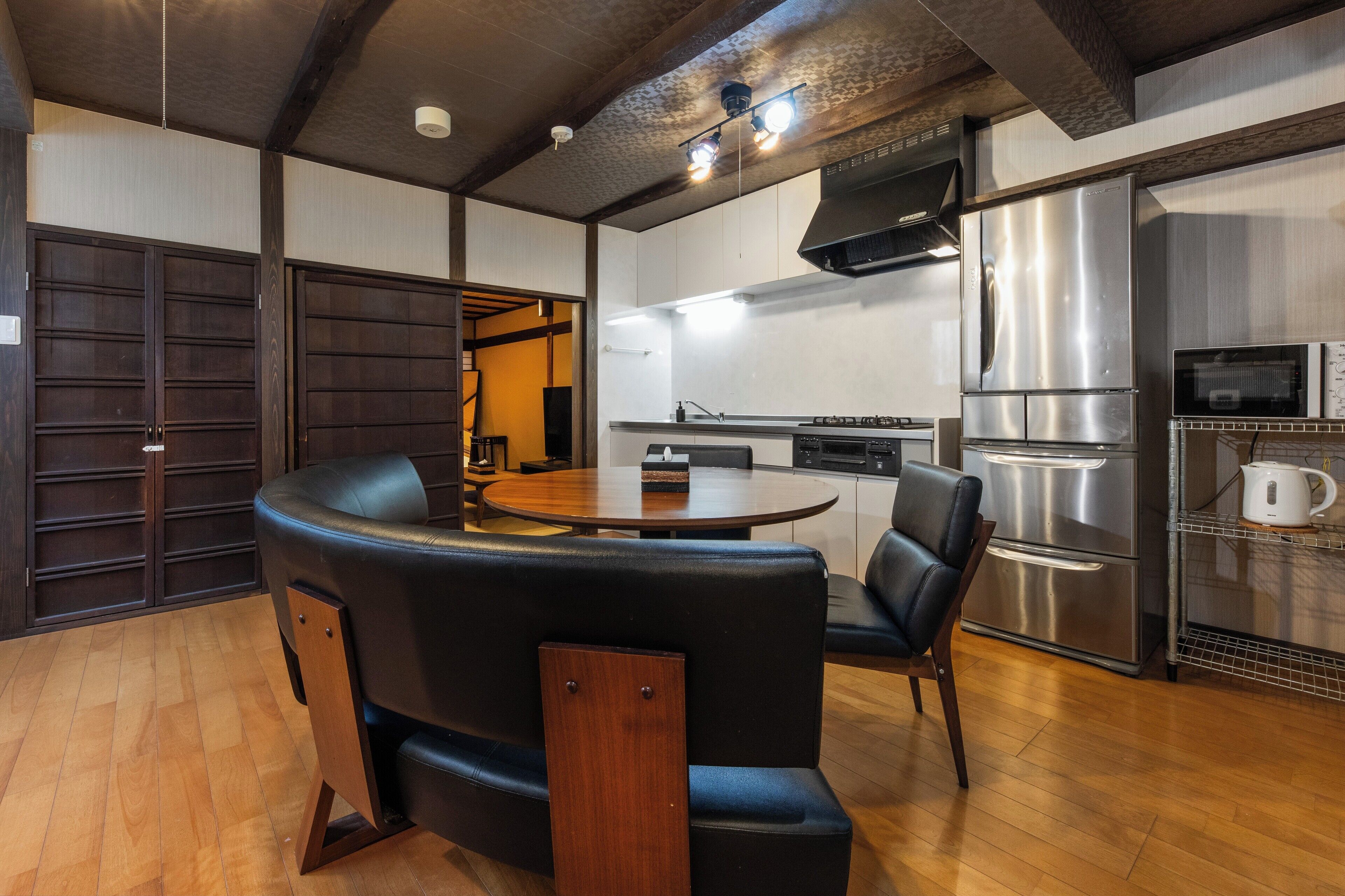 Shiki Homes | HARU 春 | In-room dining