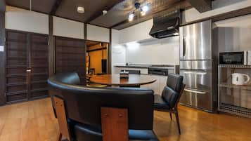 Shiki Homes | HARU 春 | In-room dining