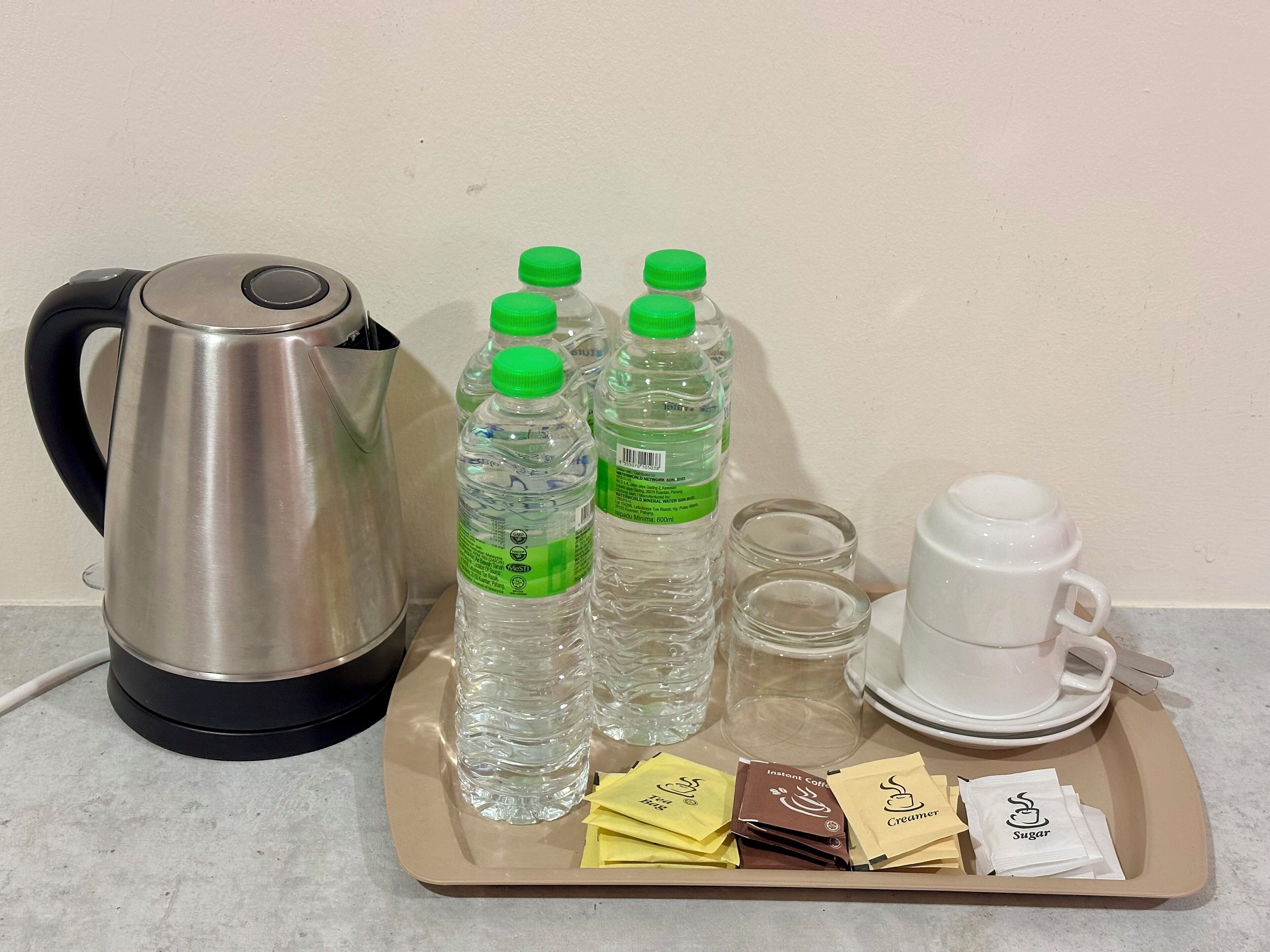 family room | minibar, desk, iron/ironing board, free wifi