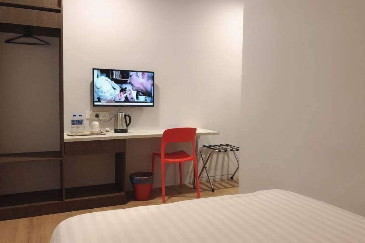 Minibar, desk, iron/ironing board (on request), WiFi (free)