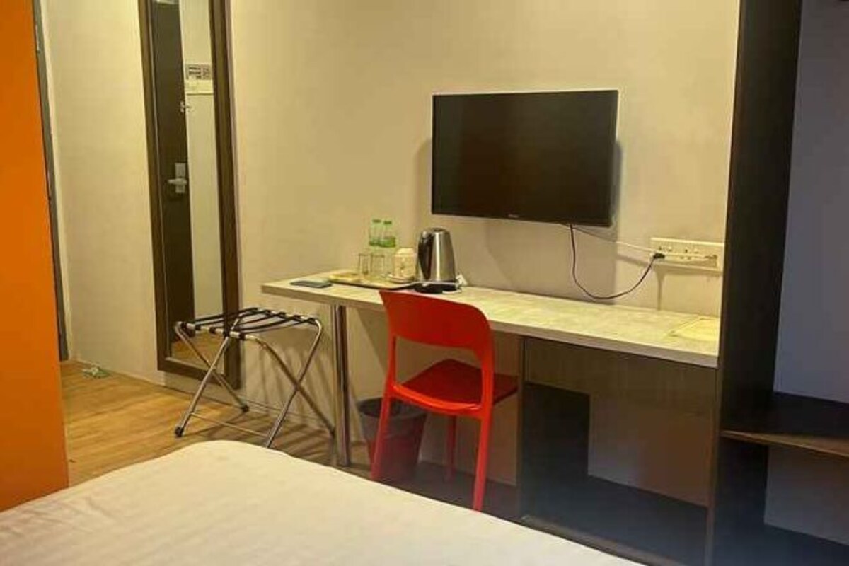  มินิบาร์, โต๊ะทำงาน, เตารีด/โต๊ะรีดผ้า, Wi-Fi ฟรี