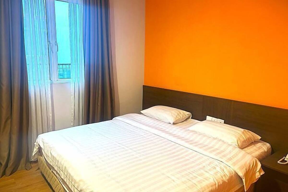 Minibar, desk, iron/ironing board (on request), WiFi (free)