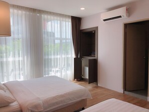 Tripla Deluxe | Minibar, una scrivania, ferro/asse da stiro, Wi-Fi gratuito