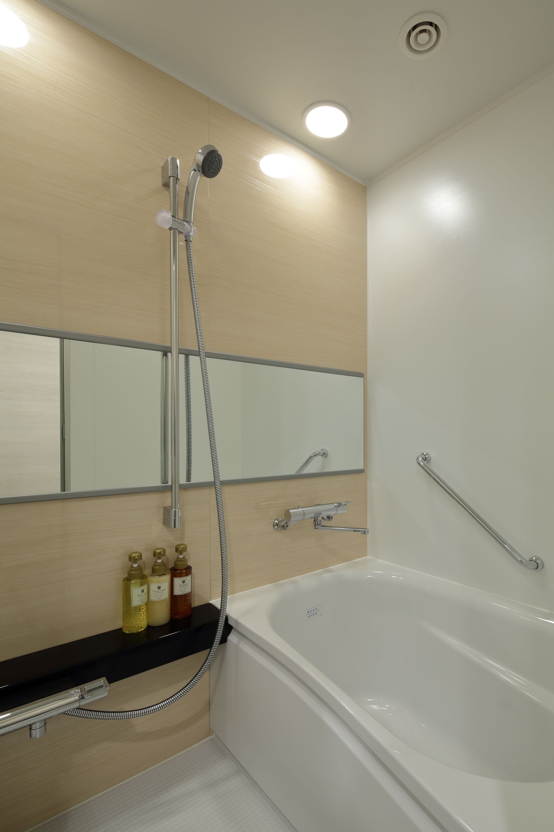 twin room, non smoking | deep-soaking bathtub