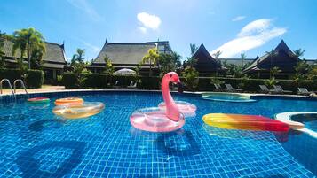 Outdoor pool, pool umbrellas, sun loungers