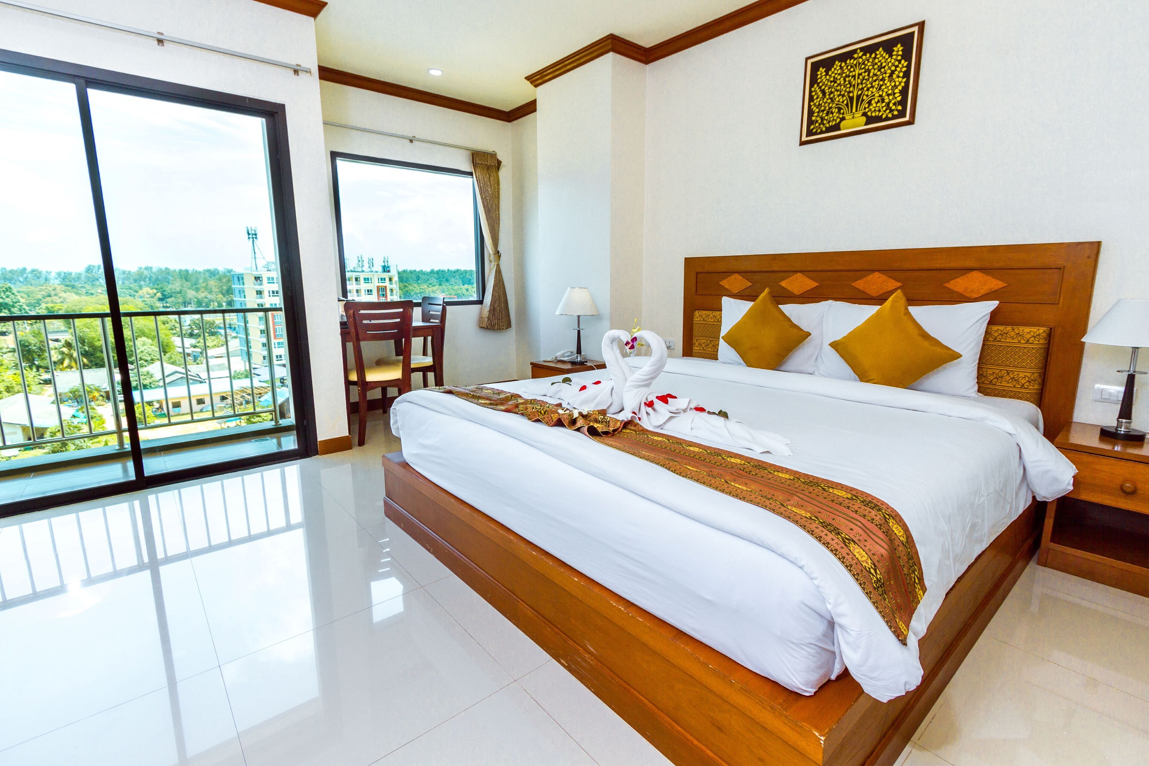 Standard Double Room | Escritorio, cortinas opacas, wifi gratis y ropa de cama