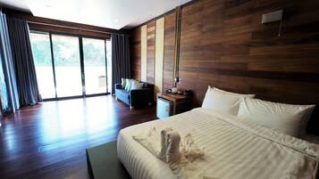 Raft Zone | Desk, free WiFi, bed sheets