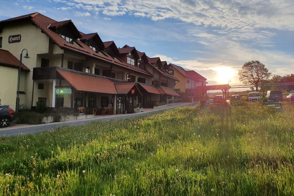 Berggasthof & Hotel Hinterrod
