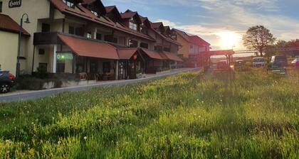 Berggasthof & Hotel Hinterrod