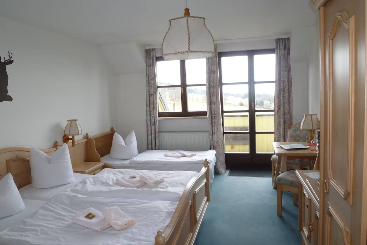 triple room | minibar, in-room safe, desk, blackout curtains