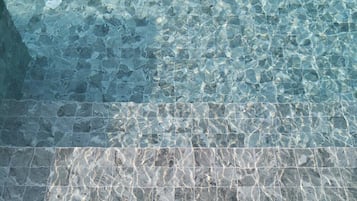 Kolam renang terbuka