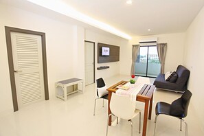 Flat-screen TV, ping pong - The Zen Hotel Pattaya (Pattaya)