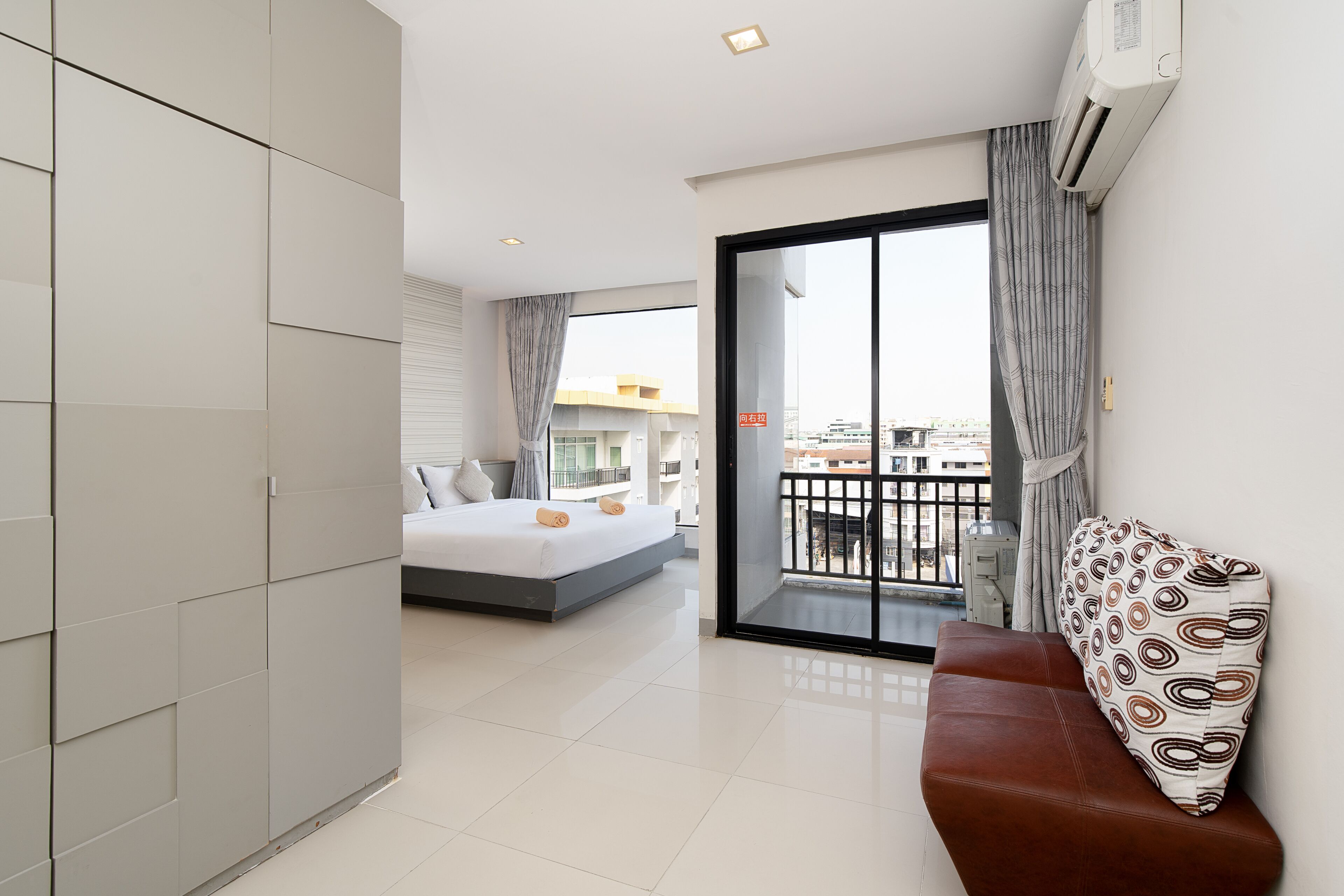 Photo - Leenova Hotel