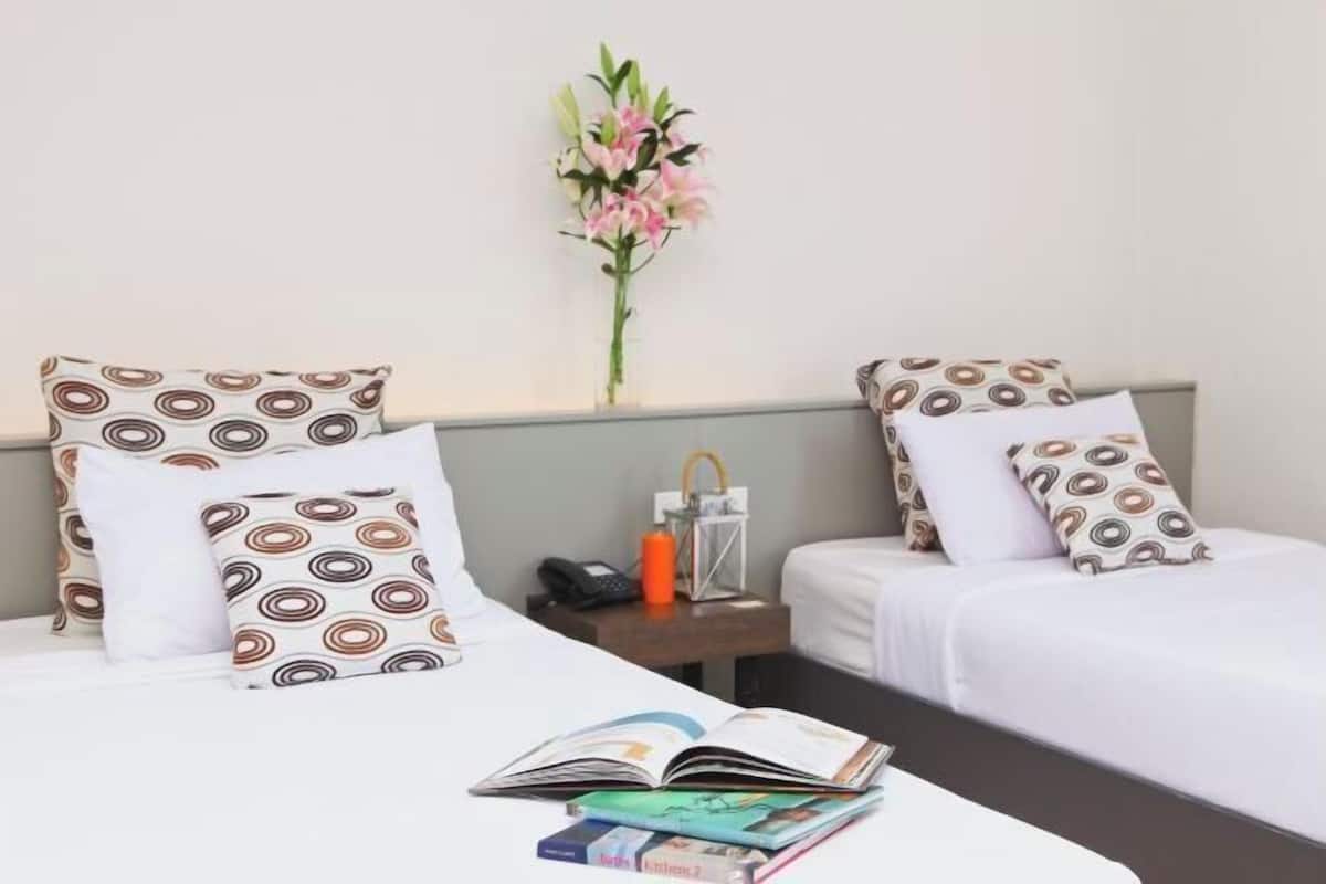 Hypo-allergenic bedding available, in-room safe, desk, blackout drapes