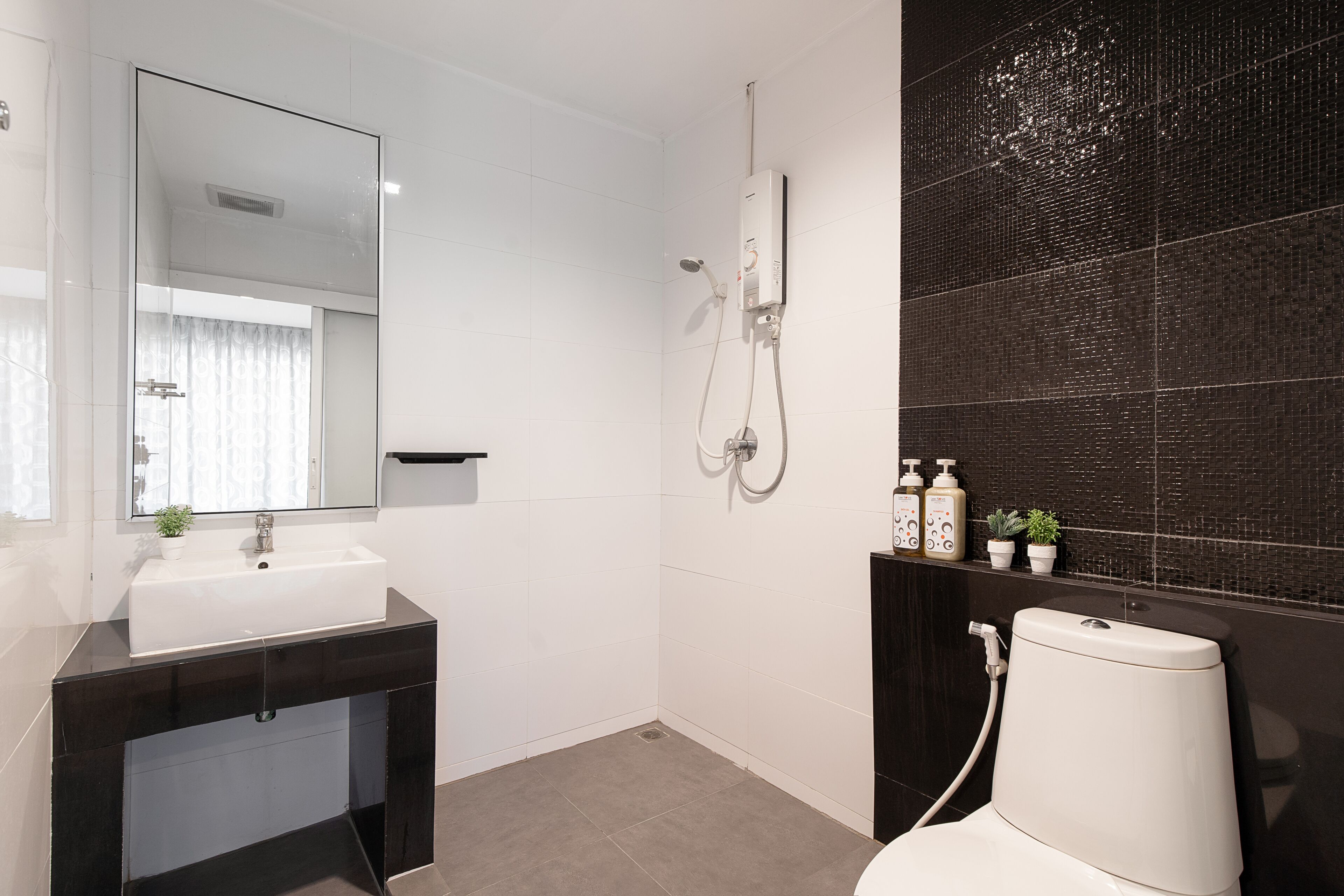 Photo - Leenova Hotel