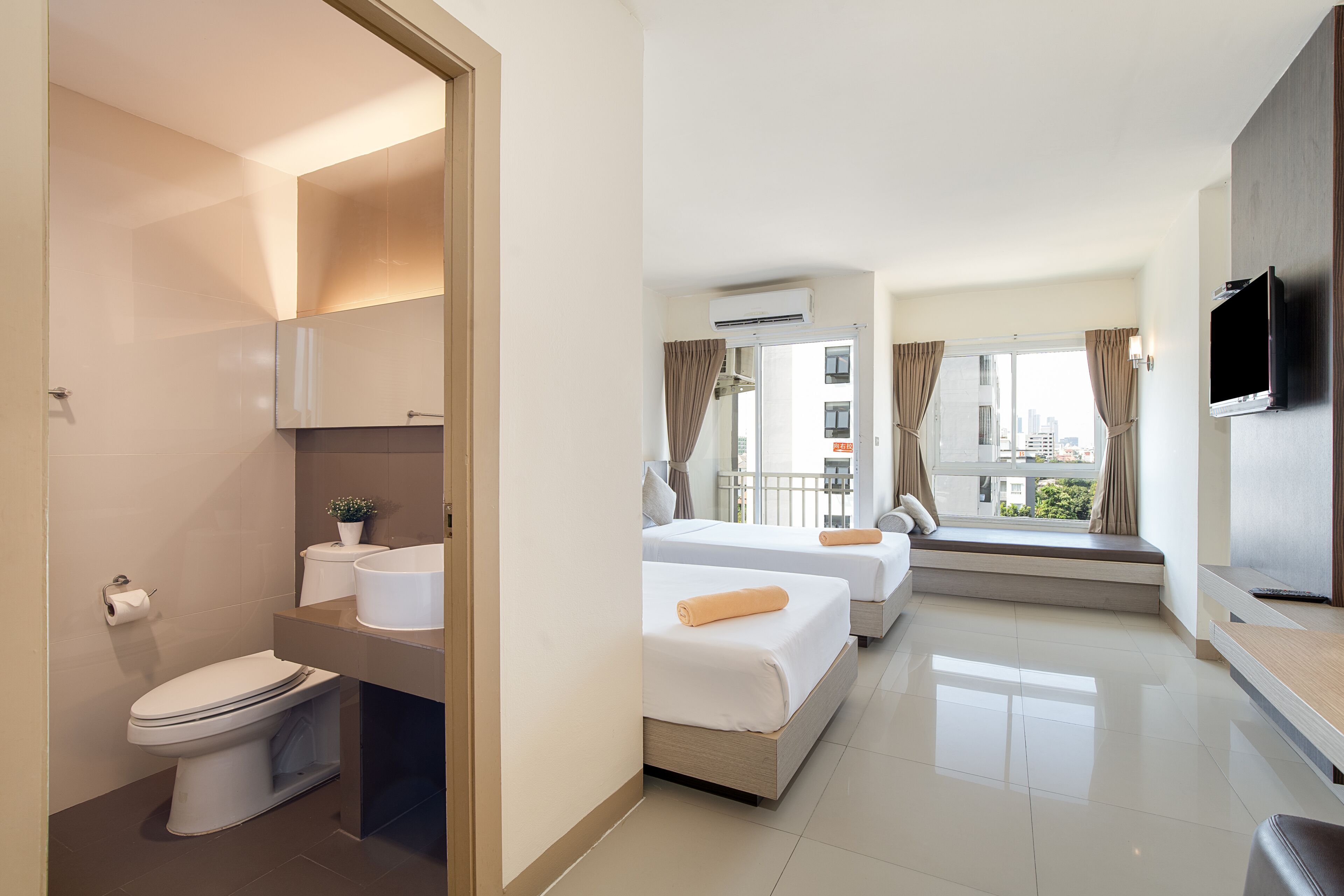 Photo - Leenova Hotel