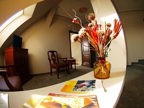 Apartamento, 1 quarto | Escrivaninha, espaço de trabalho para notebook