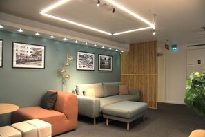 Lobby sitting area - Finlandia Park Hotel Helsinki (Helsinki)