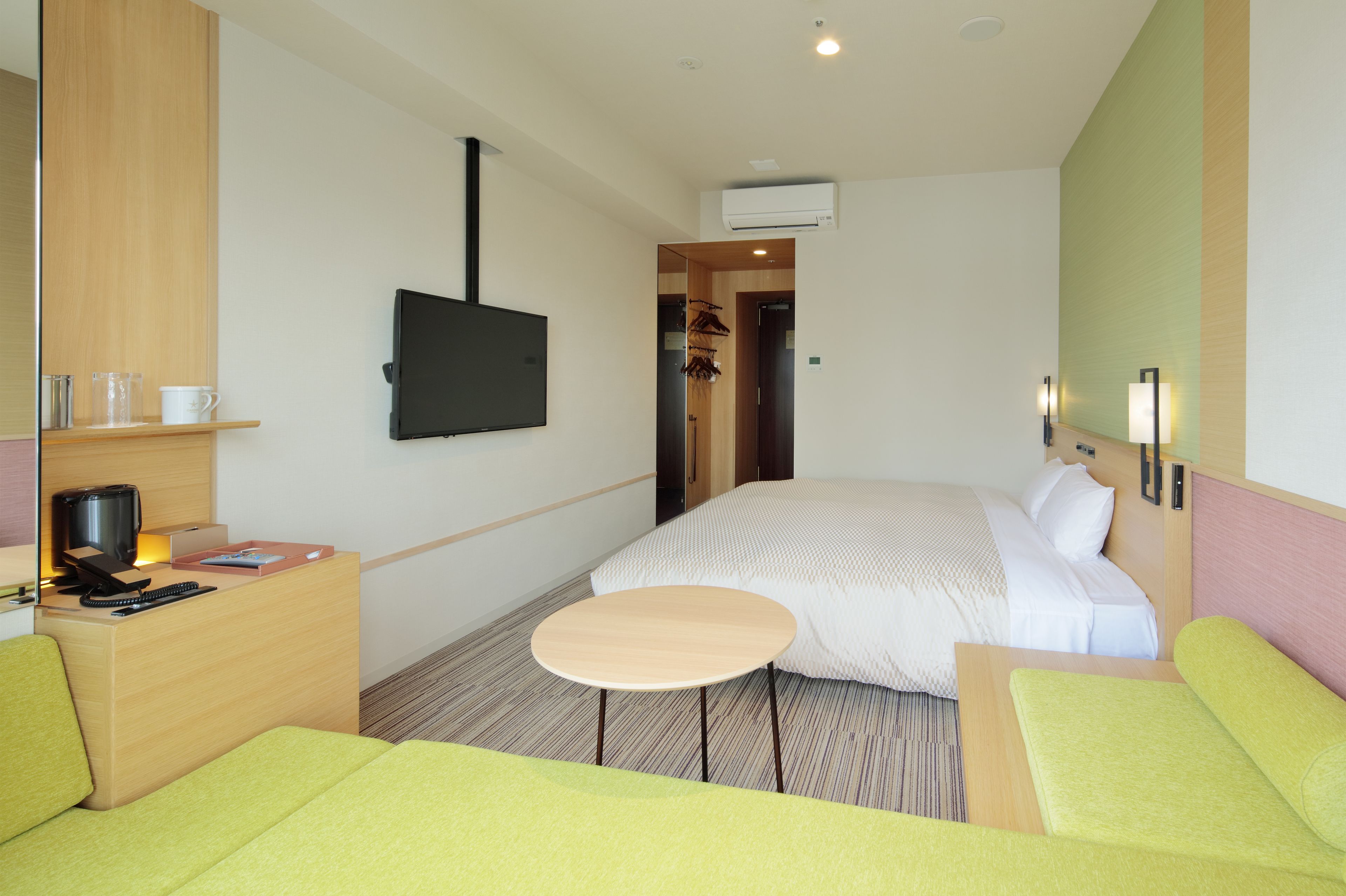 Premium bedding, iron/ironing board (on request), WiFi, bed sheets