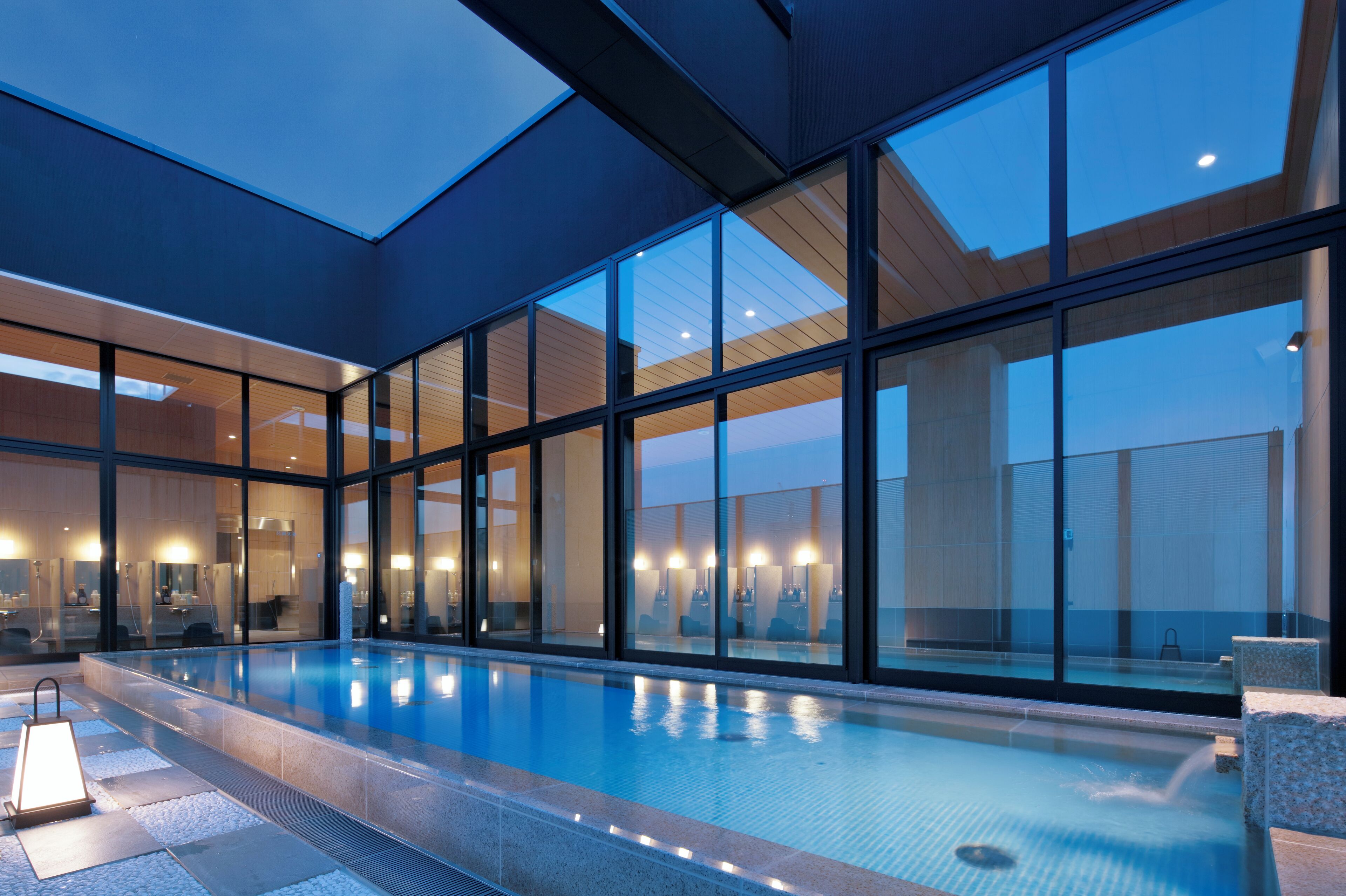 Premium bedding, iron/ironing board, WiFi, bed sheets