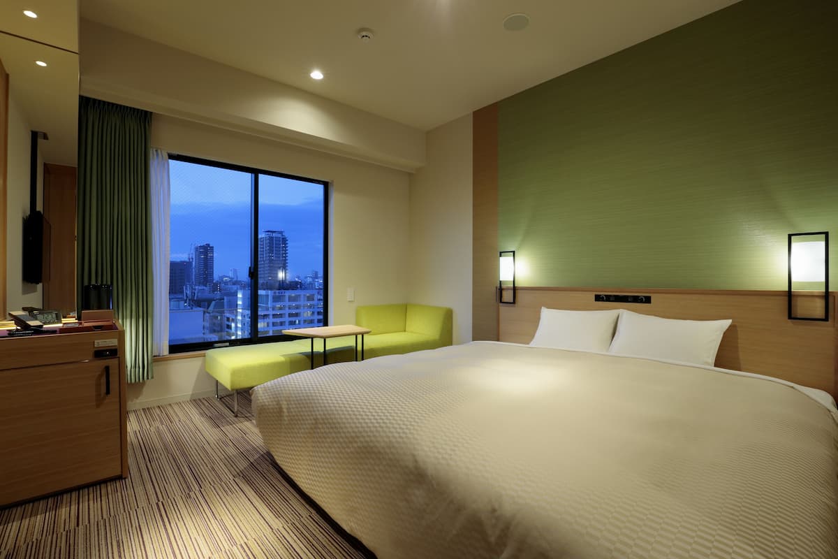 Deluxe-Zimmer, Nichtraucher, Stadtblick (Deluxe King Room) | Hochwertige Bettwaren, Bügeleisen/Bügelbrett, WLAN, Bettwäsche