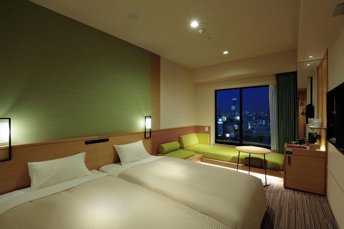 Premium bedding, iron/ironing board (on request), WiFi, bed sheets