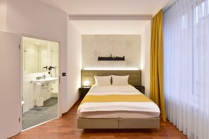 Ropa de cama hipoalergénica y escritorio