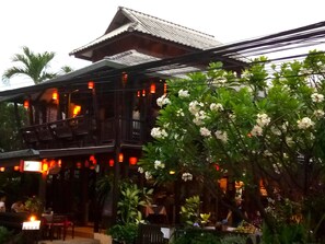 Mặt tiền nơi lưu trú