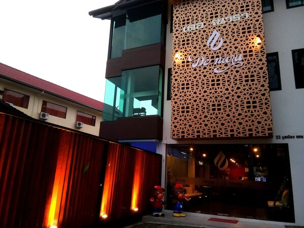 Front of property - Hotel De Nara (Chiang Mai)