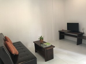 Family Room | Living area | Flat-screen TV