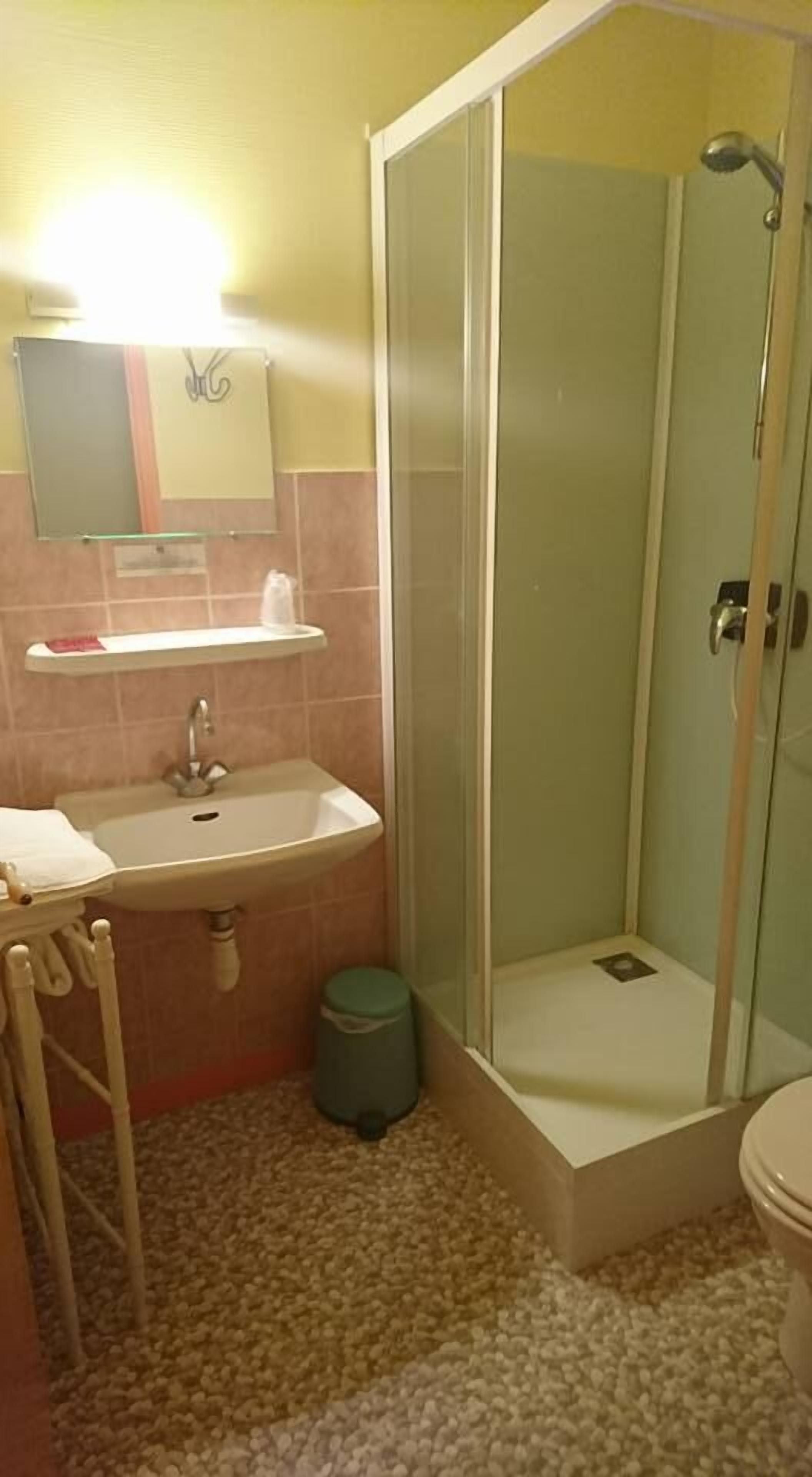 Double Room | Bathroom