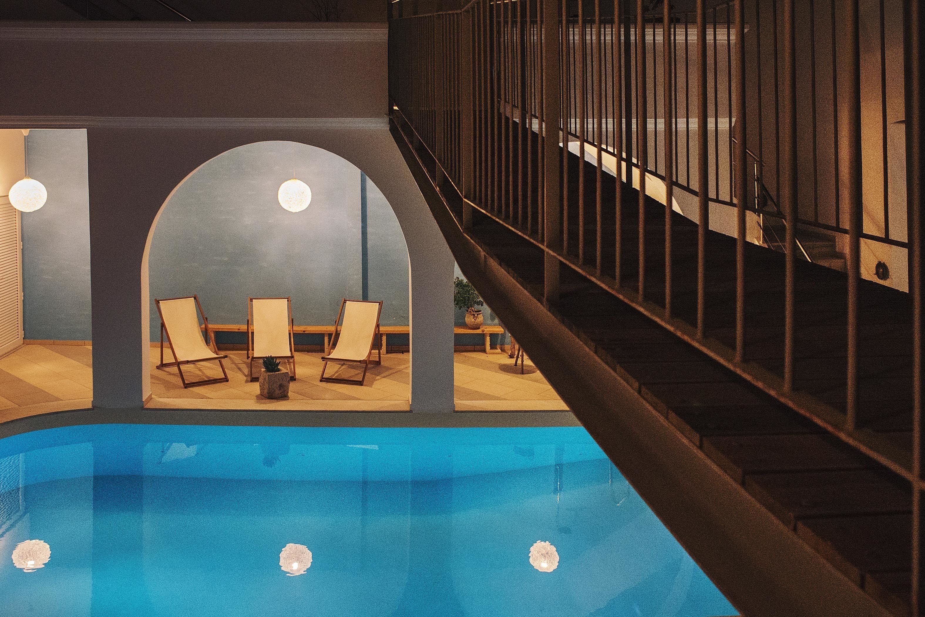 Outdoor pool, sun loungers