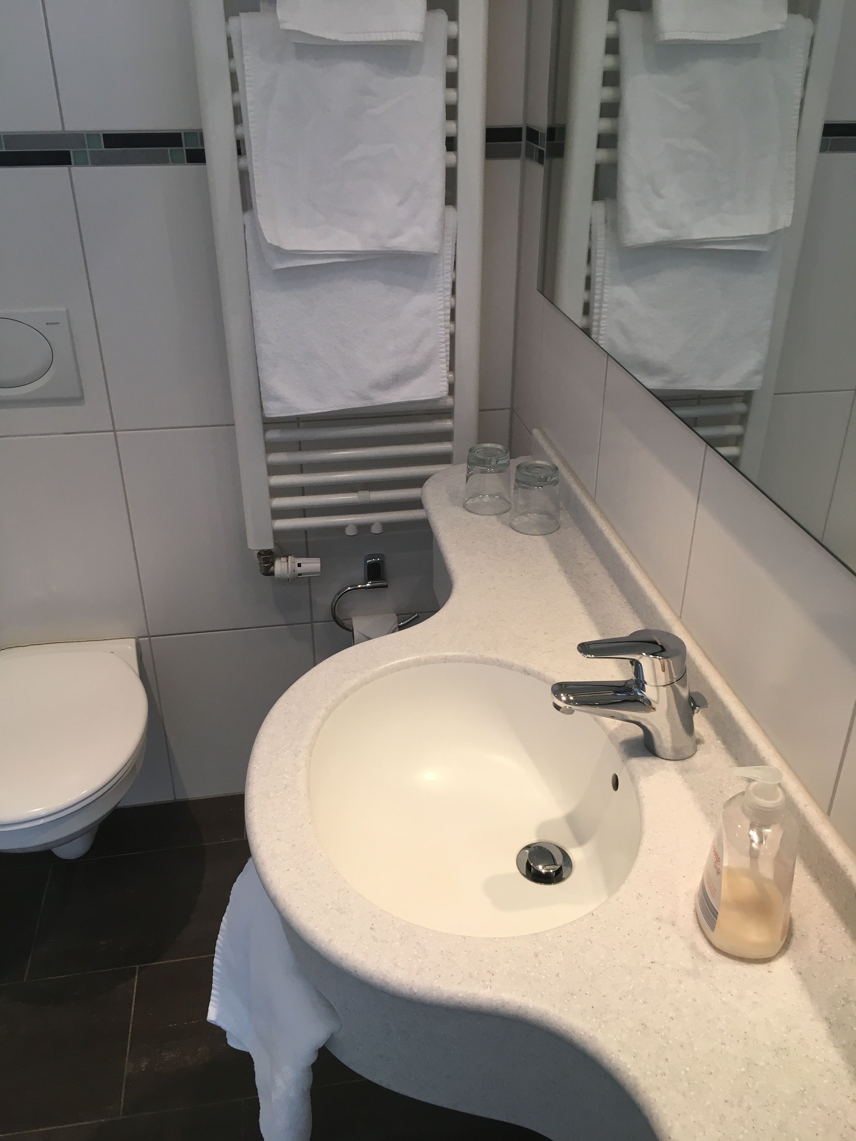 comfort single room | bathroom | shower, free toiletries, hair dryer, towels