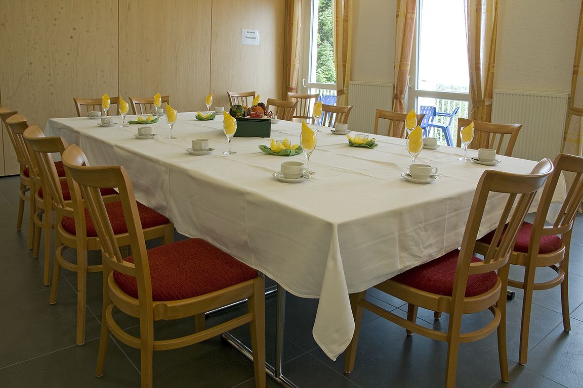 breakfast, lunch, dinner served; regional cuisine