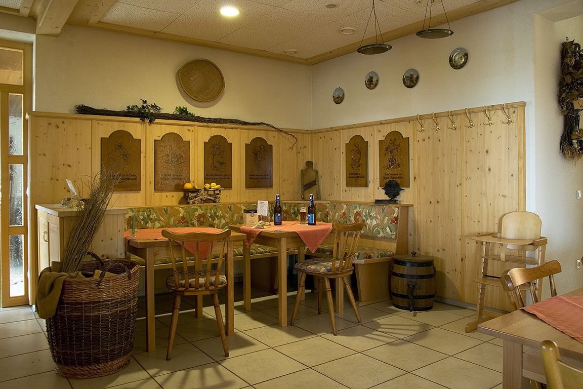 breakfast, lunch, dinner served; regional cuisine