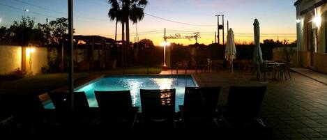 Piscine extérieure (ouverte en saison)