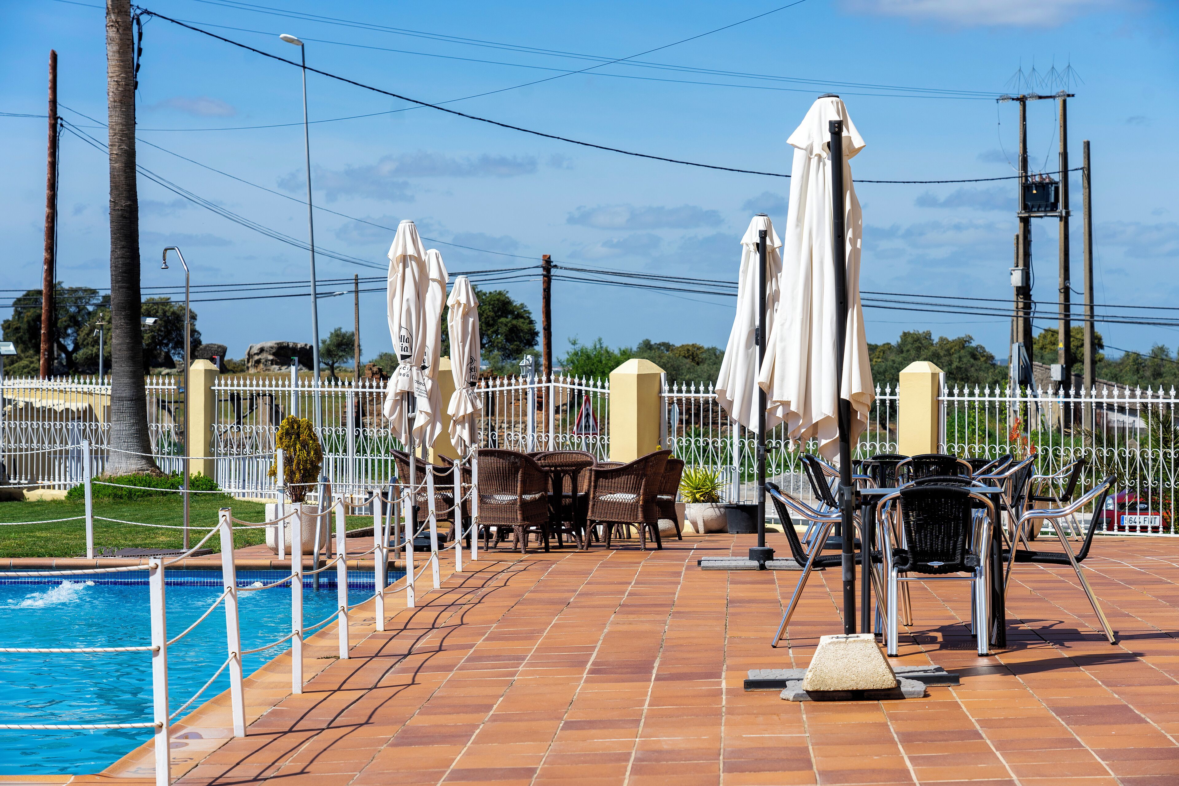 季节性开放的室外游泳池