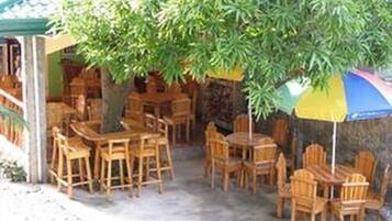 Breakfast, lunch, dinner served; local cuisine