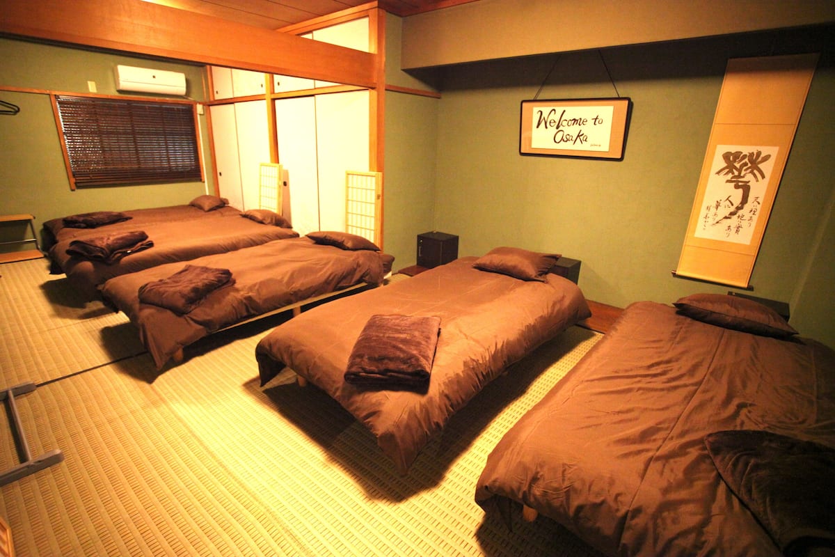 5 Beds Women Only Dormitory, Bunk Beds Style | In-room safe, iron/ironing board, free WiFi, bed sheets