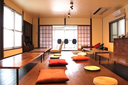 Funtoco Backpackers Namba - Hostel