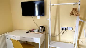 M | Iron/ironing board, free WiFi
