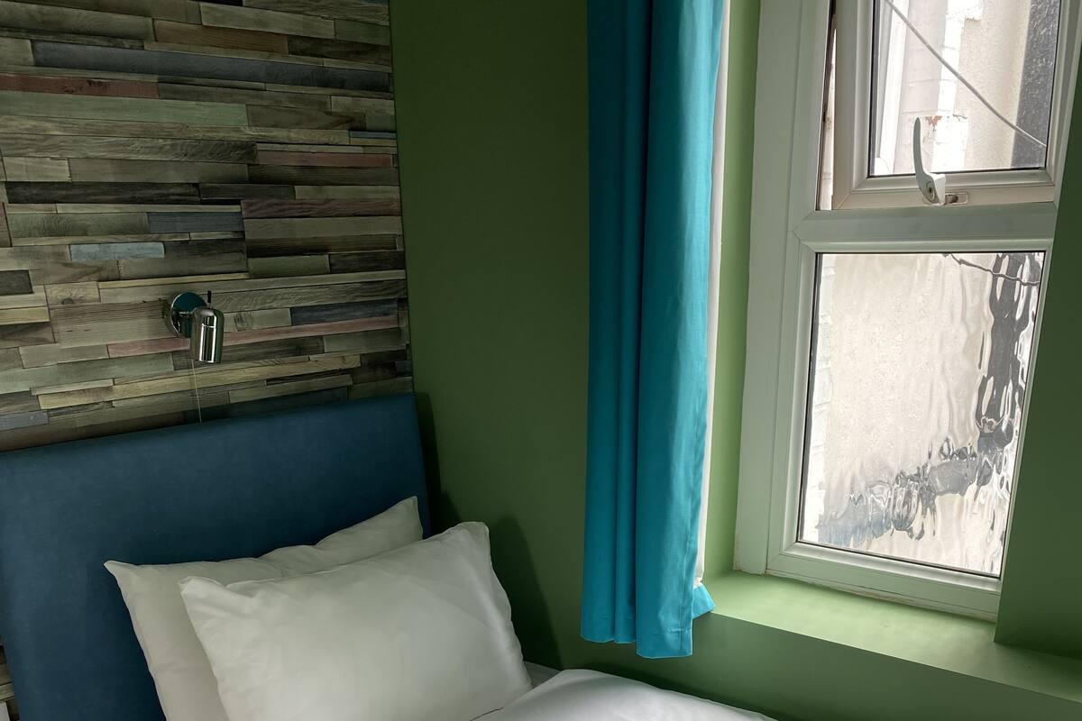 Single Room | Fer et planche à repasser, accès au Wi-Fi (inclus)