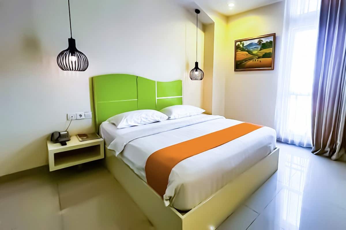 Quarto casal luxo | Frigobar, cofres nos quartos, escrivaninha, quartos à prova de som