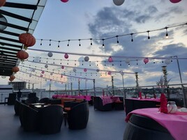 Breakfast, lunch, dinner served; international cuisine 