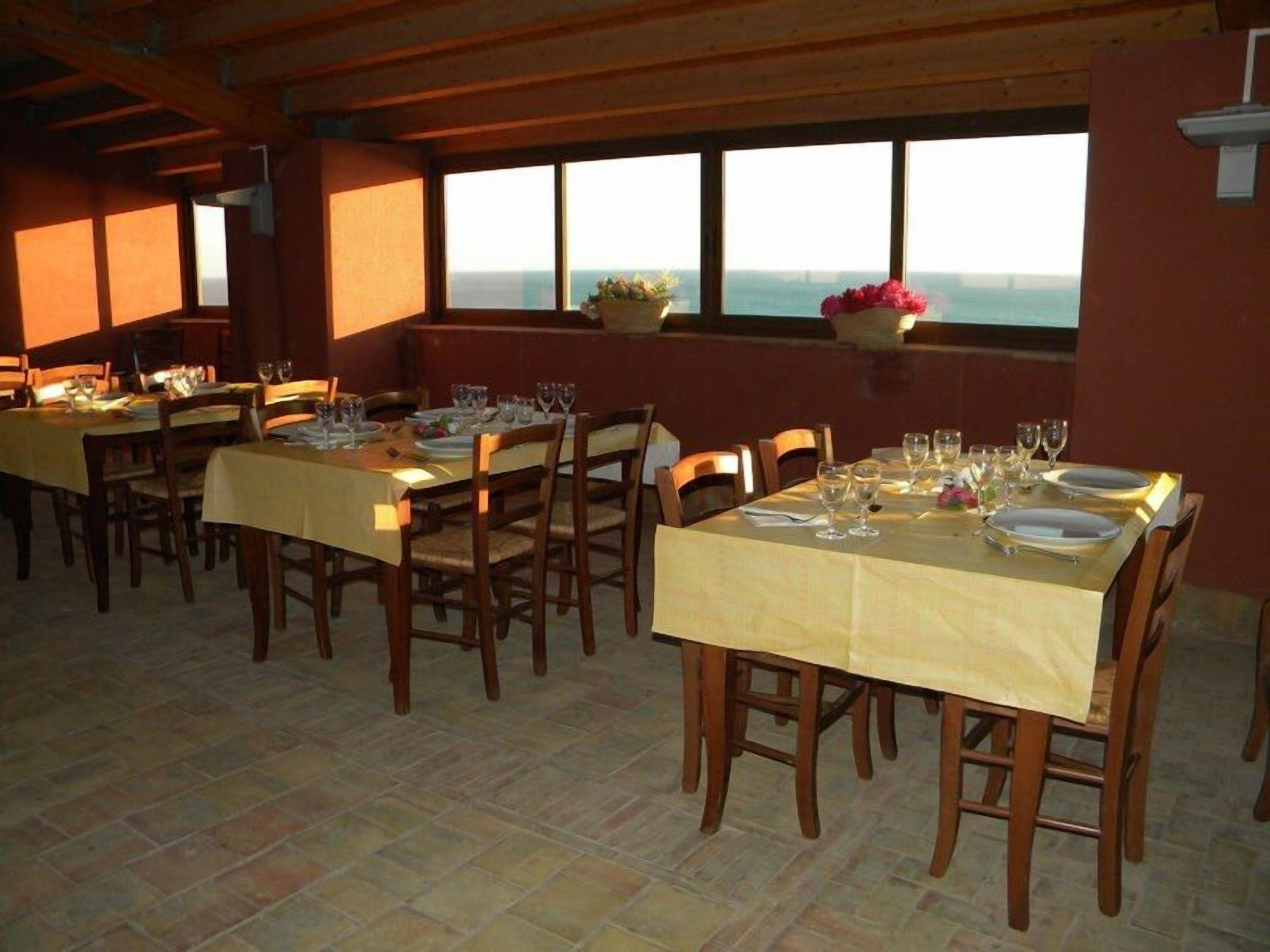 Frühstück, Mittagessen, Abendessen, lokale Küche 