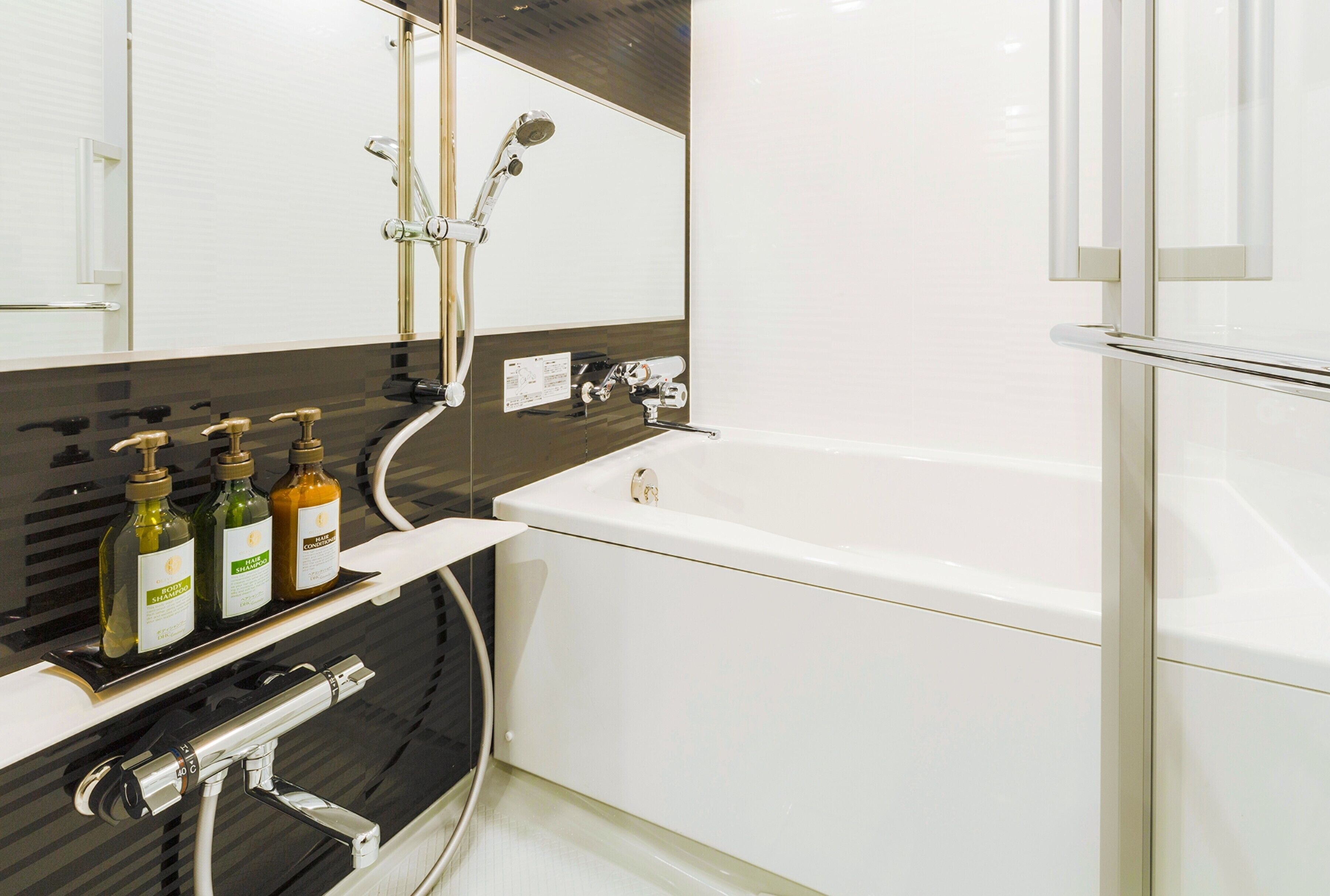 superior twin room, non smoking | bathroom | free toiletries, hair dryer, slippers, bidet