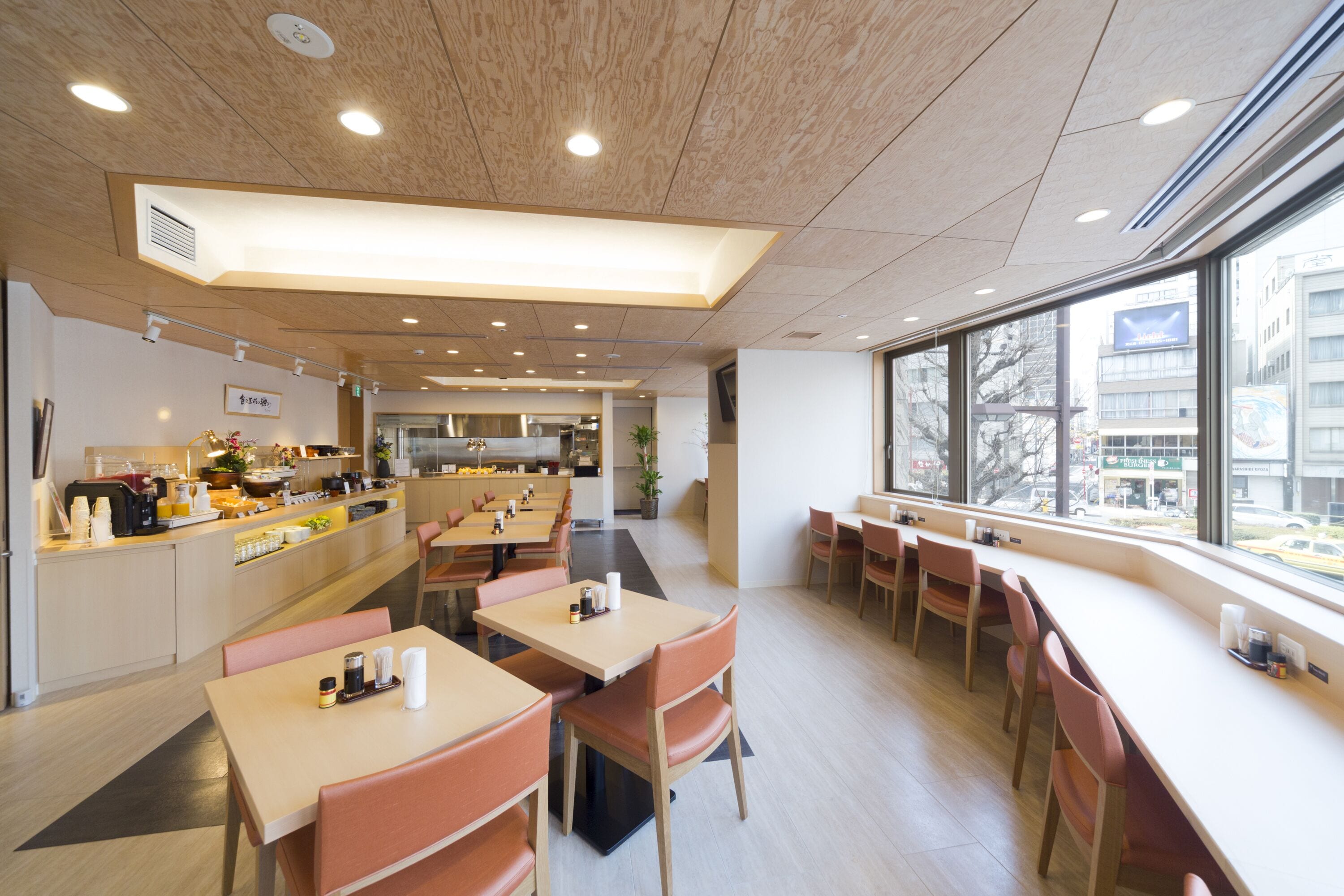 daily buffet breakfast (jpy 2000 per person)