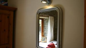 Cottage, 2 Bedrooms (Two-Bedroom Cottage (4 Adults)) | Iron/ironing board, free WiFi, bed sheets