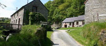 Troedyrhiw Holiday Cottages