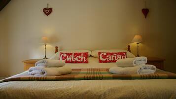 Iron/ironing board, free WiFi, bed sheets